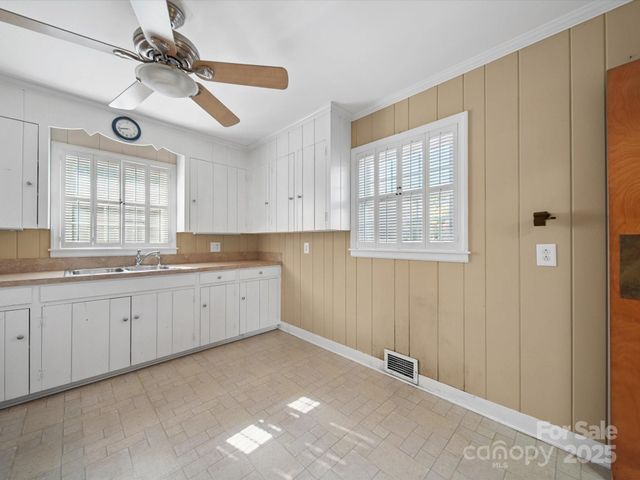 202 Greenwood Lane, Wadesboro, NC 28170
