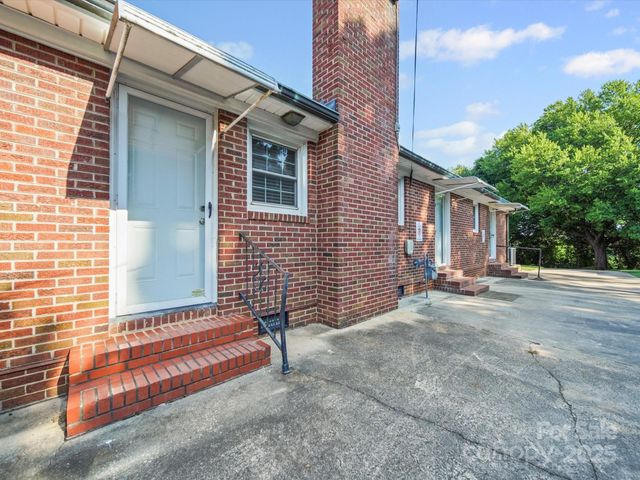 202 Greenwood Lane, Wadesboro, NC 28170