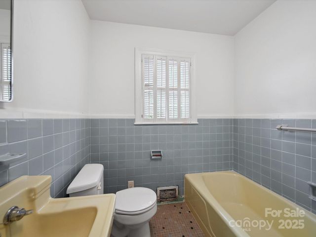 202 Greenwood Lane, Wadesboro, NC 28170