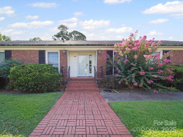 202 Greenwood Lane, Wadesboro, NC 28170