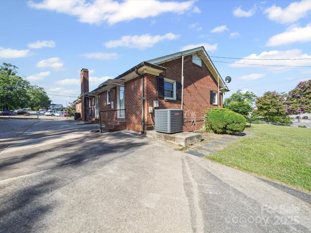 202 Greenwood Lane, Wadesboro, NC 28170