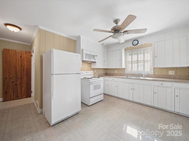 202 Greenwood Lane, Wadesboro, NC 28170
