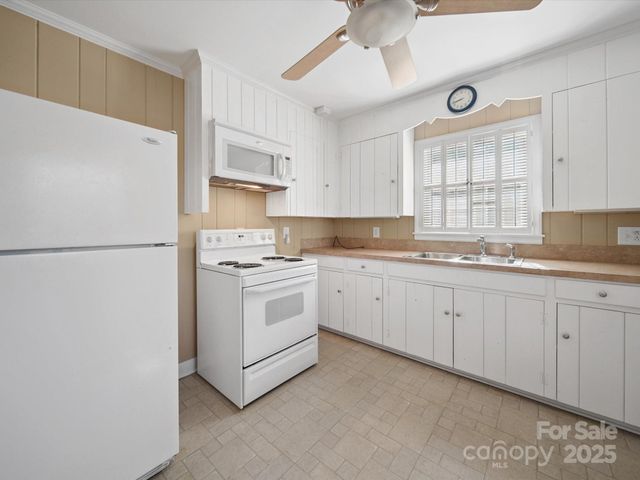 202 Greenwood Lane, Wadesboro, NC 28170