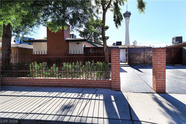 2100 SANTA YNEZ Drive, Las Vegas, NV 89104