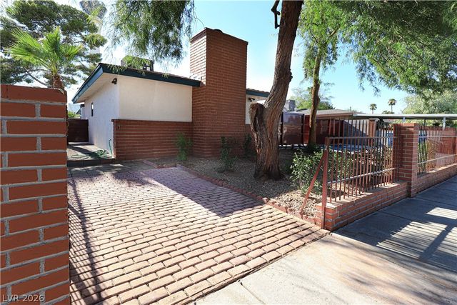 2100 SANTA YNEZ Drive, Las Vegas, NV 89104