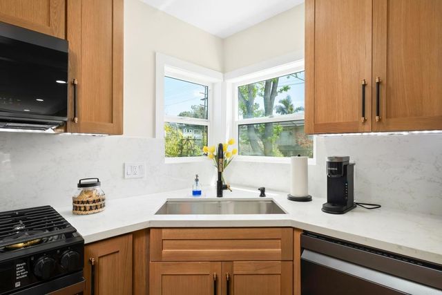 608 Forward Street, La Jolla, CA 92037