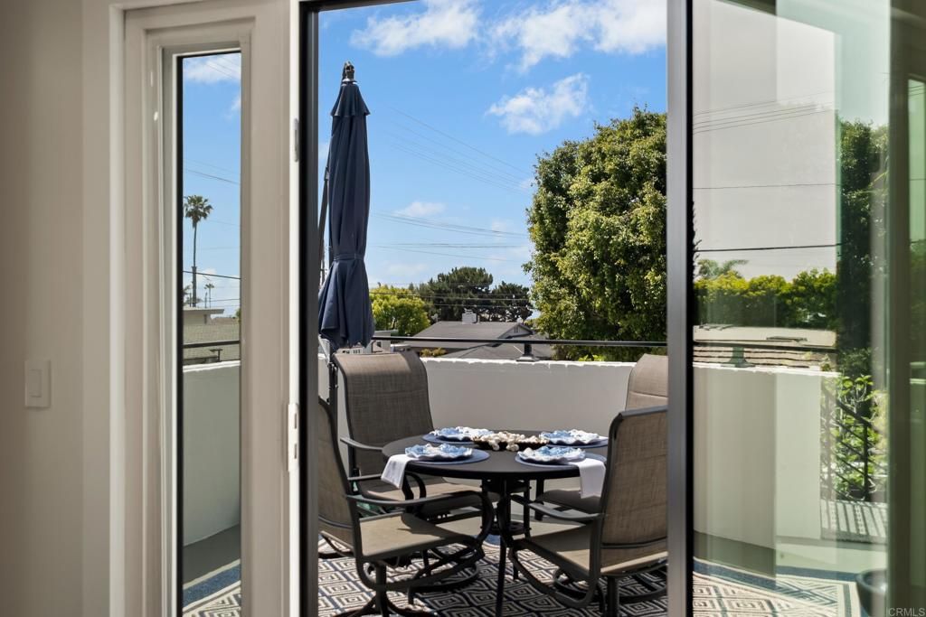 Image 16 of property listing at 608 Forward Street, La Jolla, CA 92037