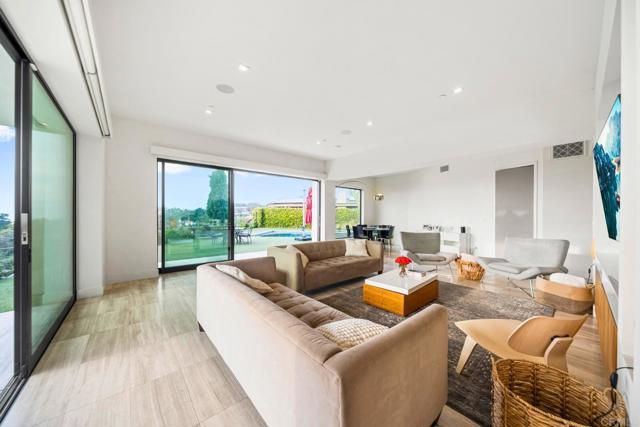 2170 Via Nina, La Jolla (san Diego), CA 92037