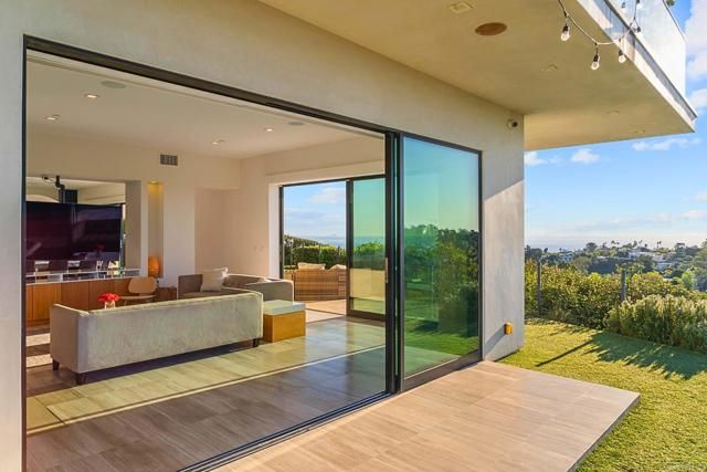 2170 Via Nina, La Jolla (san Diego), CA 92037