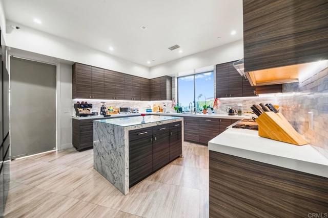 2170 Via Nina, La Jolla (san Diego), CA 92037