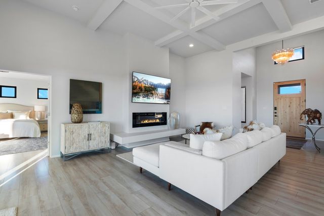 73 Condesa Road, Santa Fe, NM 87508