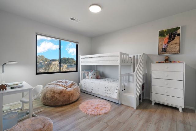 73 Condesa Road, Santa Fe, NM 87508