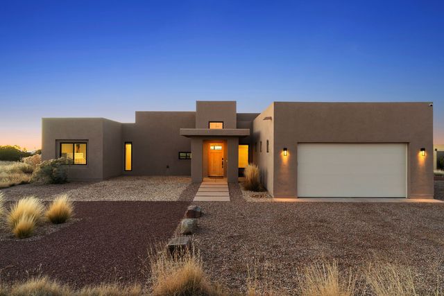 73 Condesa Road, Santa Fe, NM 87508