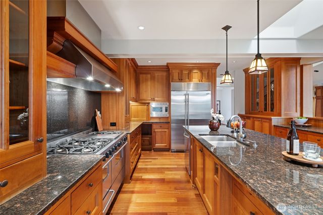 3135 NW Lacamas Drive, Camas, WA 98607