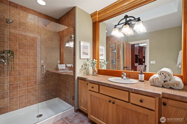 3135 NW Lacamas Drive, Camas, WA 98607