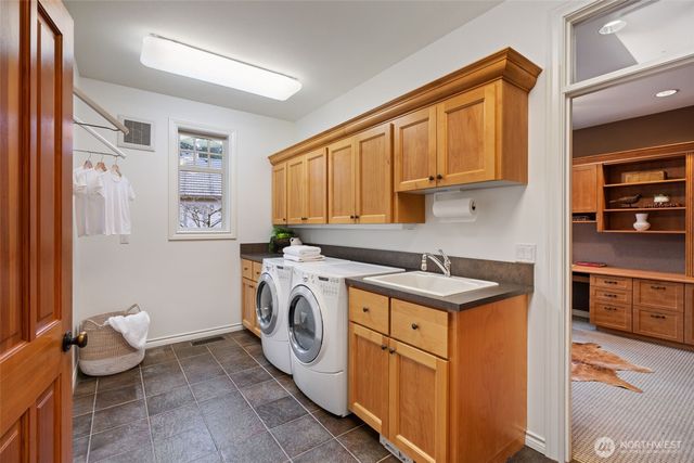 3135 NW Lacamas Drive, Camas, WA 98607