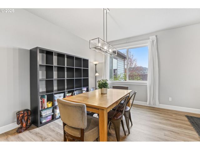 1627 SILVERSTONE Dr, Forest Grove, OR 97116