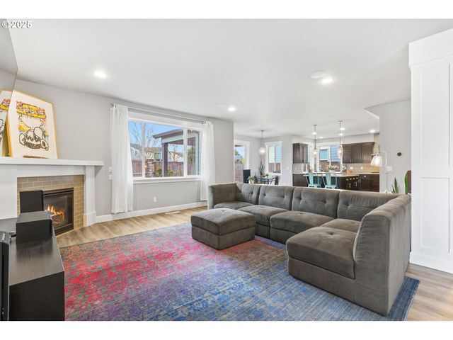 1627 SILVERSTONE Dr, Forest Grove, OR 97116