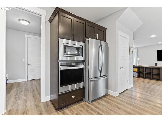 1627 SILVERSTONE Dr, Forest Grove, OR 97116