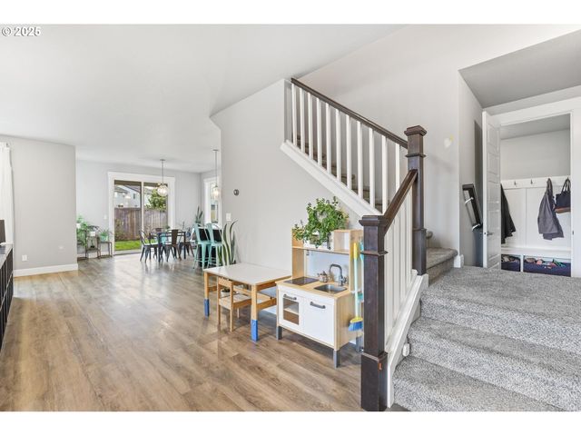 1627 SILVERSTONE Dr, Forest Grove, OR 97116