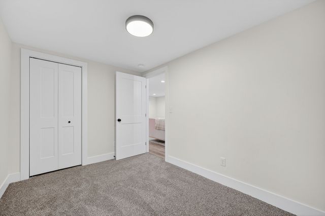 4076 Indianola Avenue, Des Moines, IA 50320