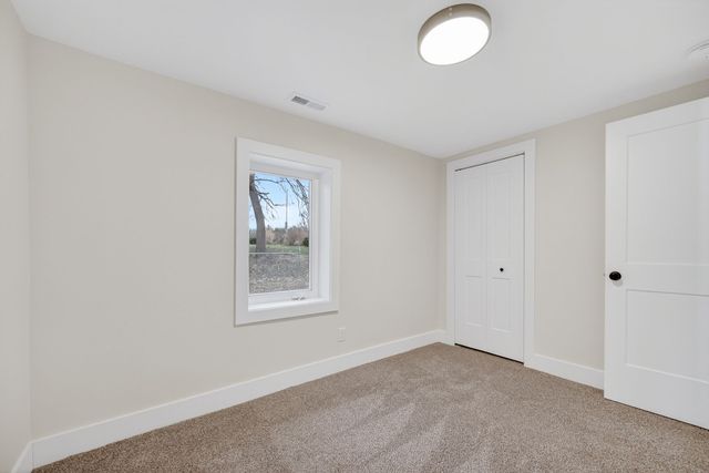 4076 Indianola Avenue, Des Moines, IA 50320