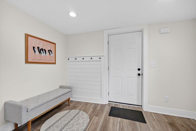 4076 Indianola Avenue, Des Moines, IA 50320