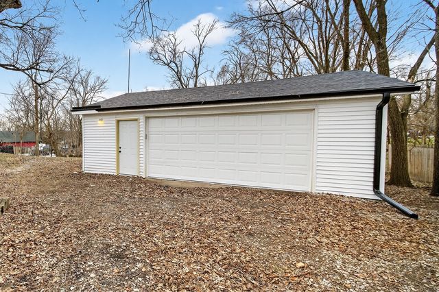 4076 Indianola Avenue, Des Moines, IA 50320