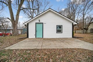 4076 Indianola Avenue, Des Moines, IA 50320