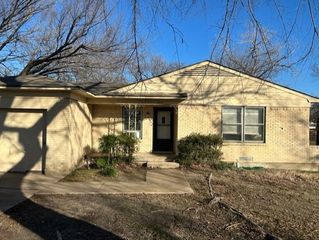 303 S Ballard Avenue, Wylie, TX 75098