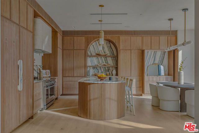 14000 Otsego Street, Sherman Oaks, CA 91423