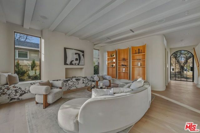 14000 Otsego Street, Sherman Oaks, CA 91423