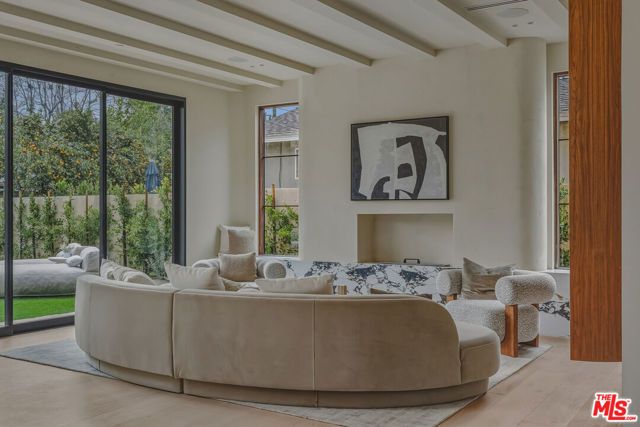 14000 Otsego Street, Sherman Oaks, CA 91423