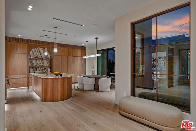 14000 Otsego Street, Sherman Oaks, CA 91423