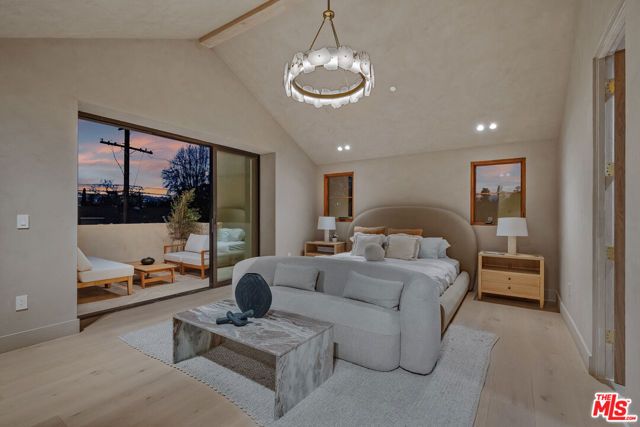 14000 Otsego Street, Sherman Oaks, CA 91423