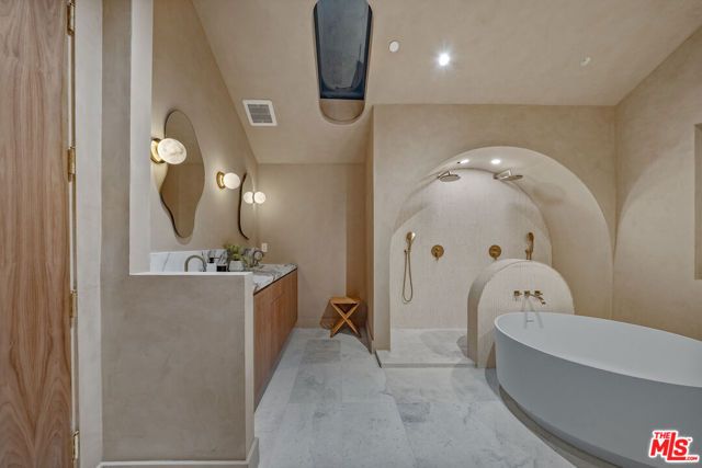 14000 Otsego Street, Sherman Oaks, CA 91423