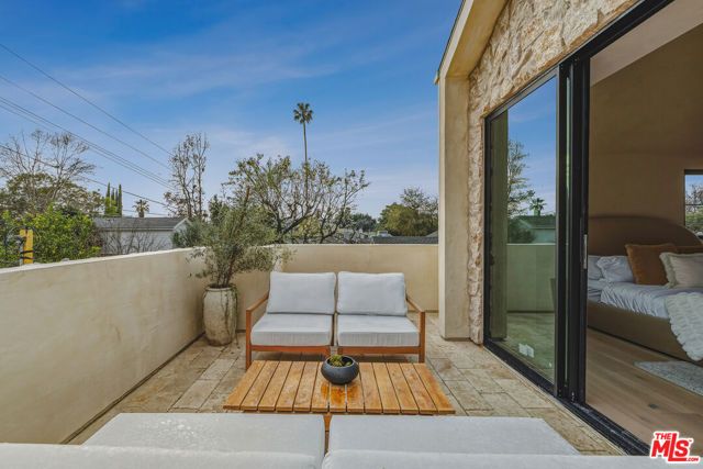 14000 Otsego Street, Sherman Oaks, CA 91423