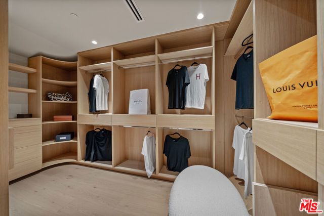 14000 Otsego Street, Sherman Oaks, CA 91423