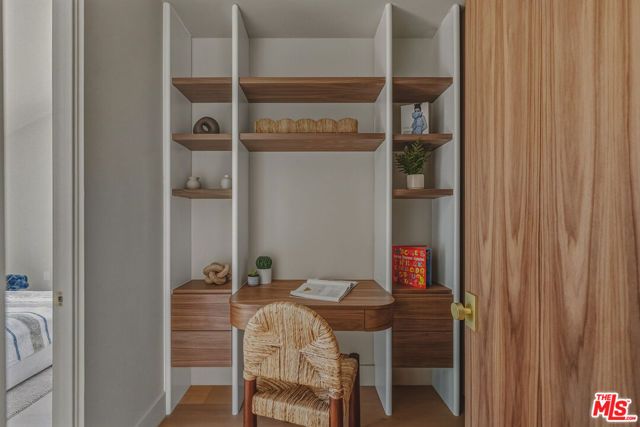 14000 Otsego Street, Sherman Oaks, CA 91423