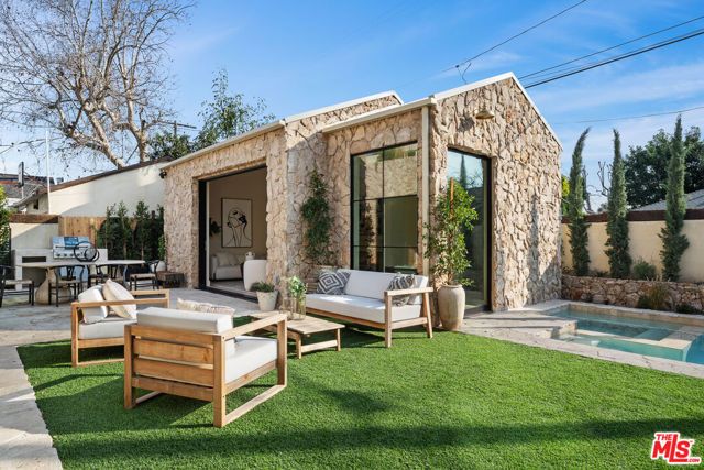 14000 Otsego Street, Sherman Oaks, CA 91423