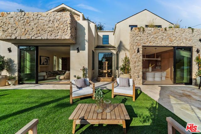 14000 Otsego Street, Sherman Oaks, CA 91423