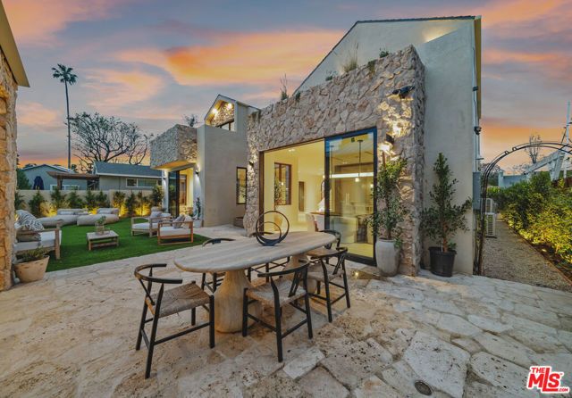 14000 Otsego Street, Sherman Oaks, CA 91423