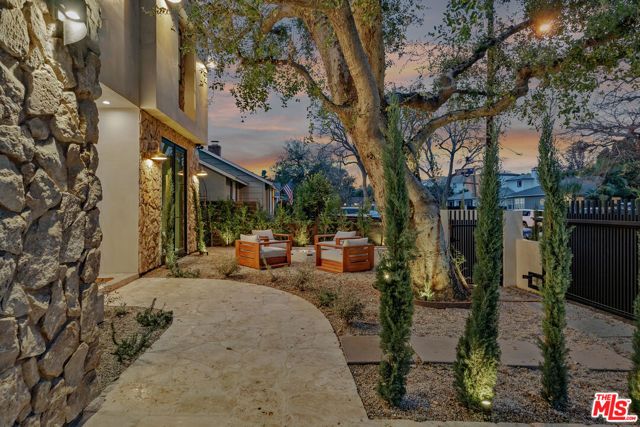 14000 Otsego Street, Sherman Oaks, CA 91423