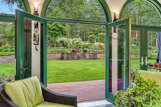82 Old Garrison Rd, Sudbury, MA 01776