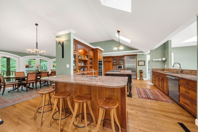 82 Old Garrison Rd, Sudbury, MA 01776