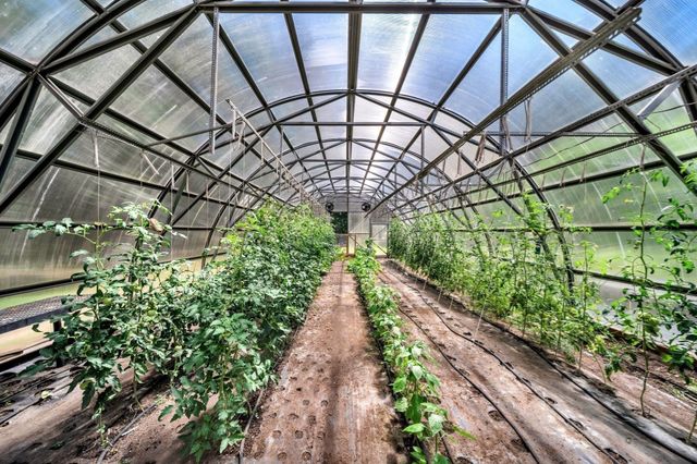 82 Old Garrison Rd, Sudbury, MA 01776
