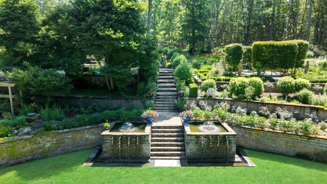 82 Old Garrison Rd, Sudbury, MA 01776