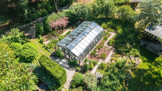 82 Old Garrison Rd, Sudbury, MA 01776