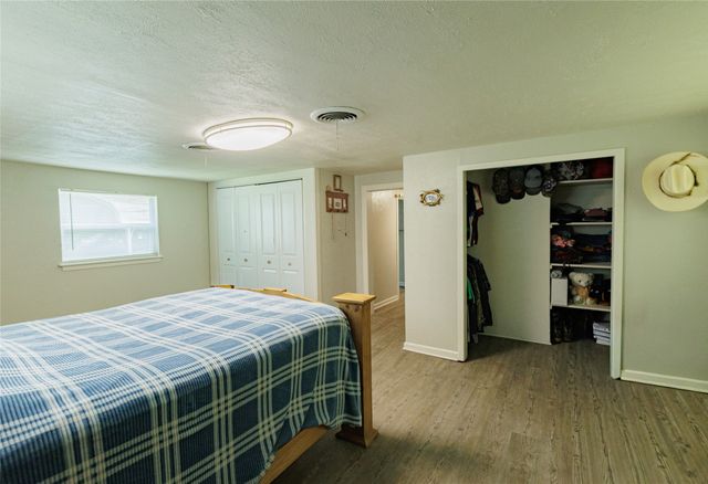 1103 E Old Chico Road, Decatur, TX 76234