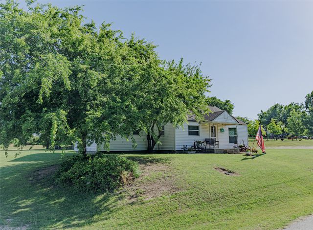 1103 E Old Chico Road, Decatur, TX 76234